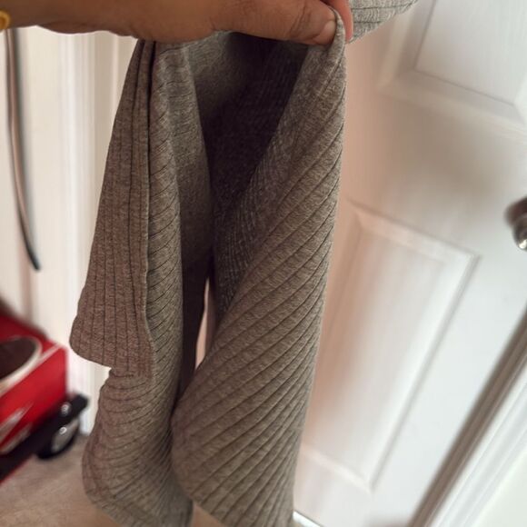 Women’s size M Gray Sleeveless soft Ribbed bodycon Dress with slits NWOT - Picture 4 of 7